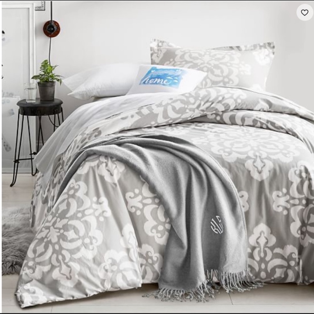Pottery Barn Teen Ikat Medallion Duvet Cover & Sham Light Grey Full/Queen